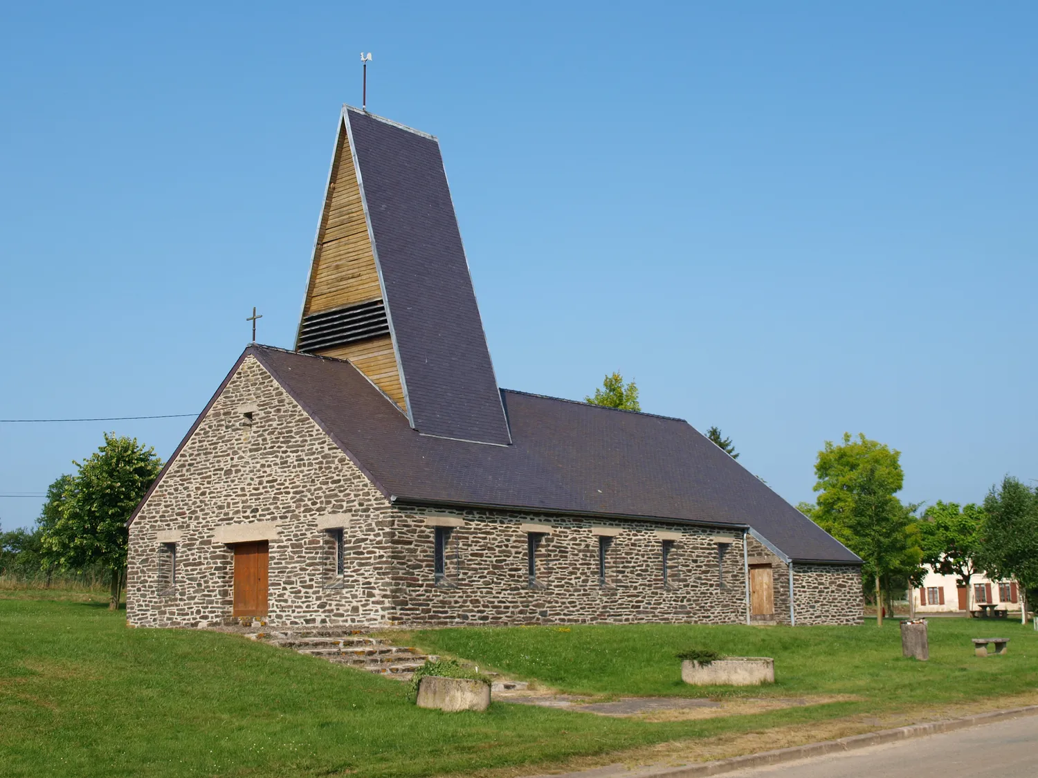 Image qui illustre: Eglise De La Neuville À Maire à La Neuville-à-Maire - 0