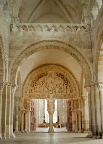 Image qui illustre: Basilique Sainte Marie-madeleine