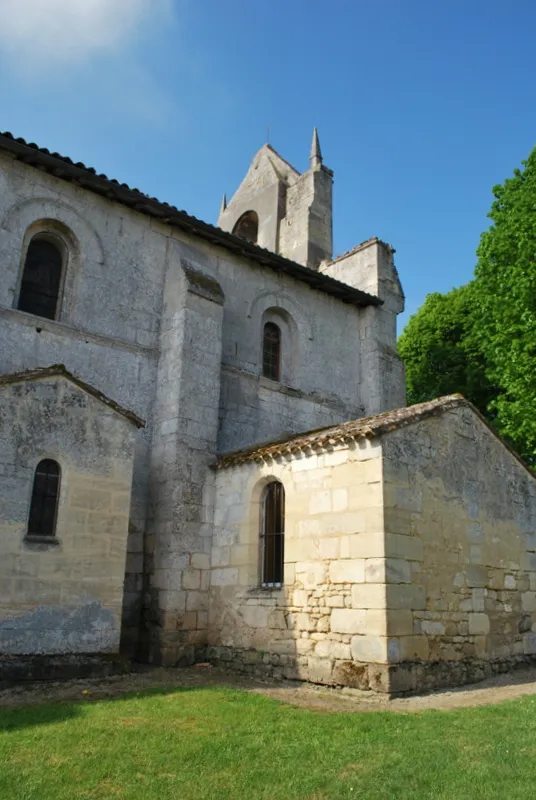 Image qui illustre: Eglise Saint Etienne à Tauriac à Tauriac - 2