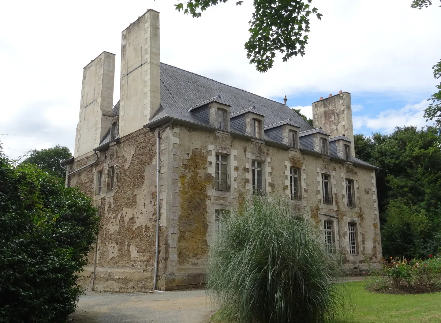 Image qui illustre: Château de Monchoix à Pluduno - 0
