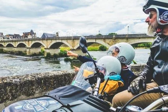 Image qui illustre: Visite d'une journée de la vallée de la Loire en side-car au départ d'Amboise
