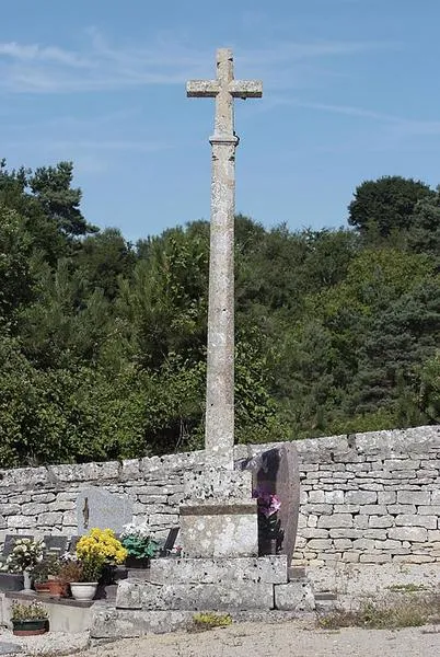 Image qui illustre: Croix de cimetière à Poncey-sur-l'Ignon - 1