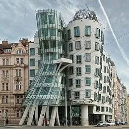 Image qui illustre: La maison dansante de Frank Gehry