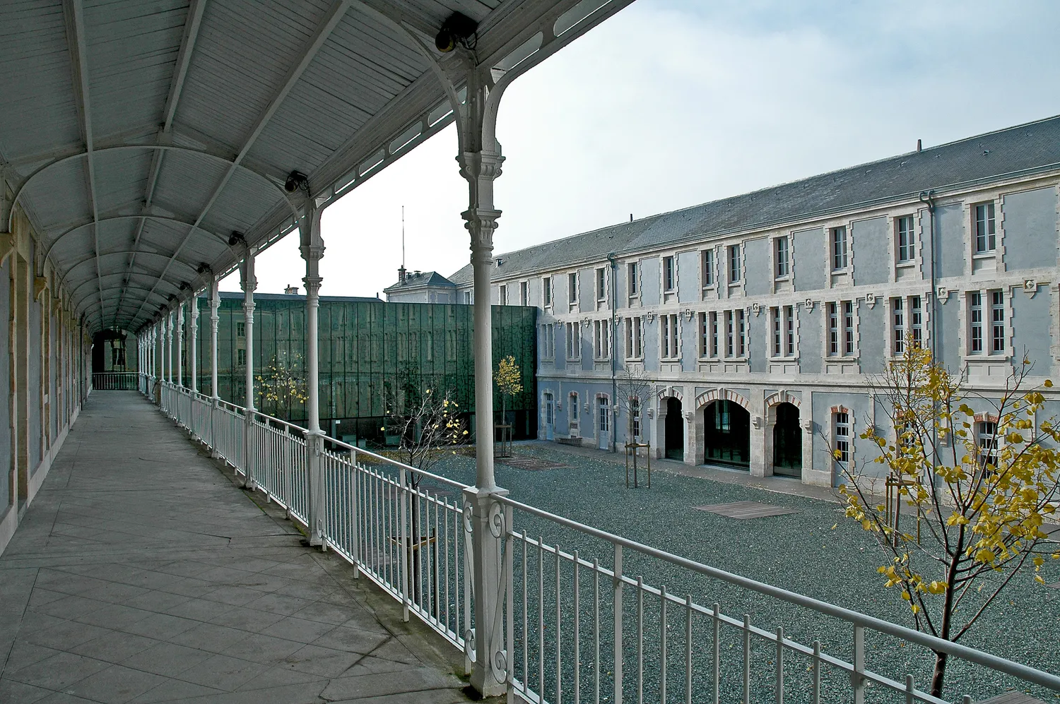 Image qui illustre: Musée Bernard D'agesci à Niort - 0