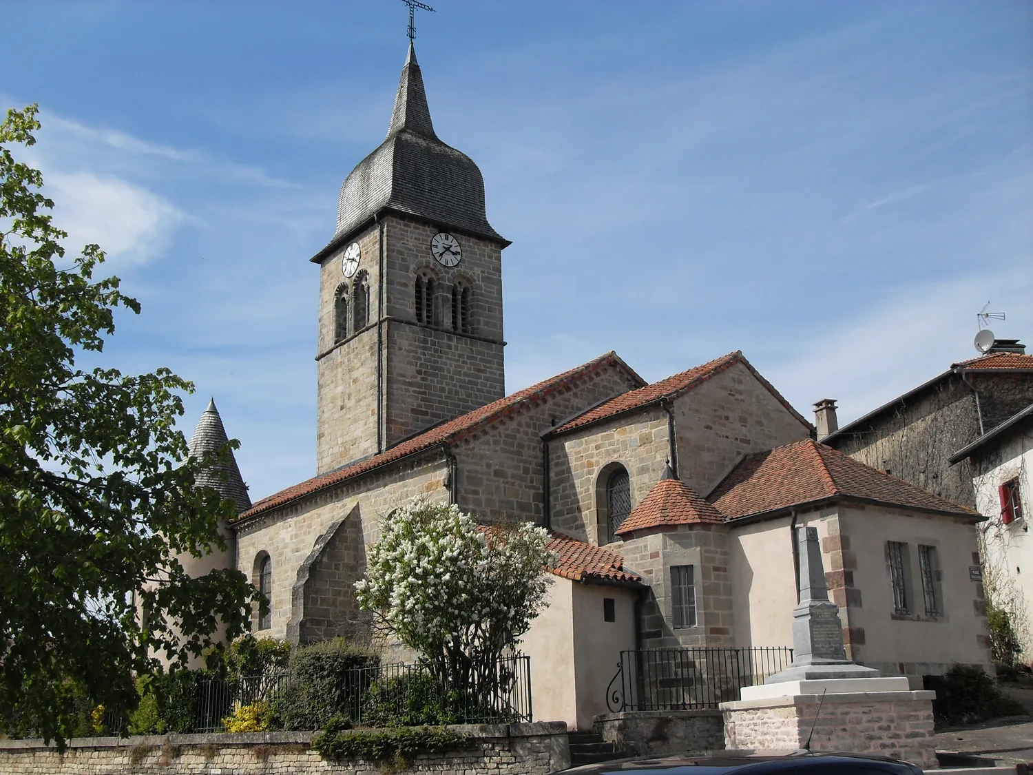 Image qui illustre: Eglise D Isches à Isches - 0