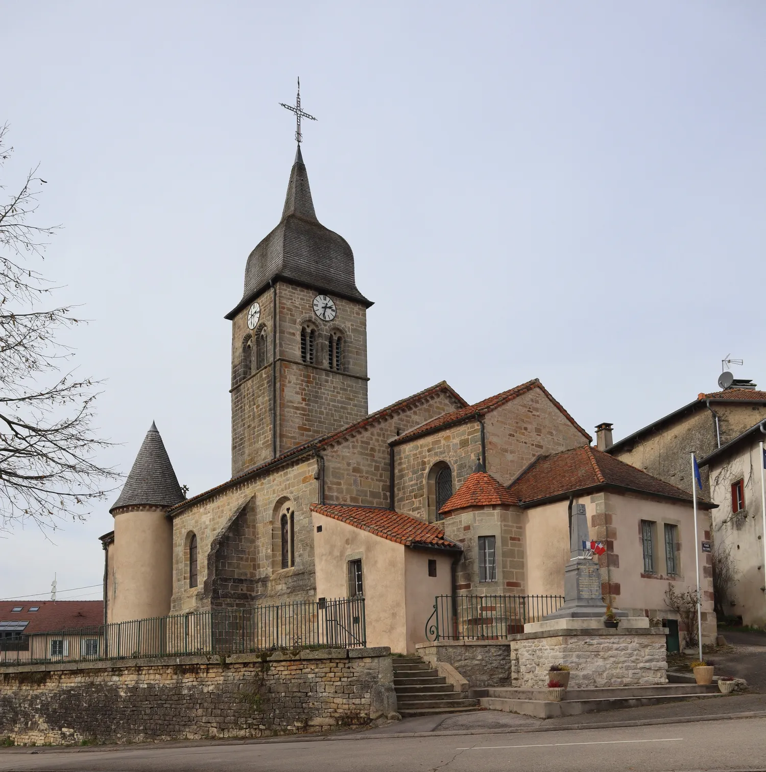 Image qui illustre: Eglise D Isches à Isches - 1