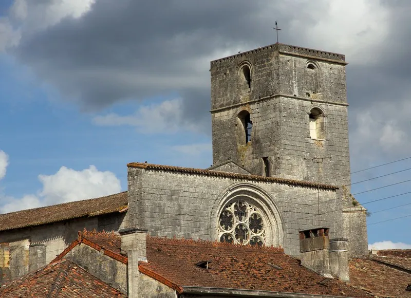 Image qui illustre: Eglise Saint-Théodore de La Rochebeaucourt à La Rochebeaucourt-et-Argentine - 1