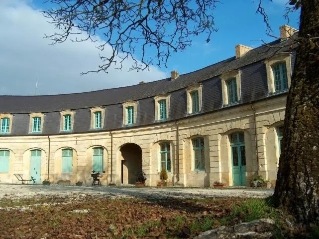 Image qui illustre: Communs du Château Augeard