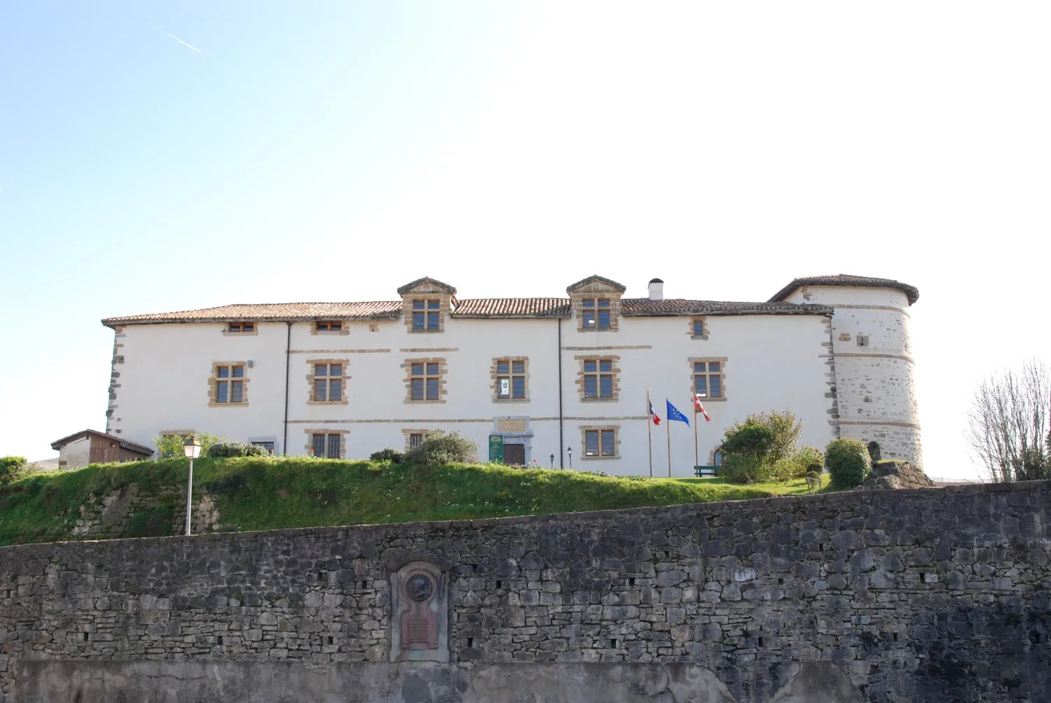 Image qui illustre: Château Des Barons D'ezpeleta à Espelette - 2
