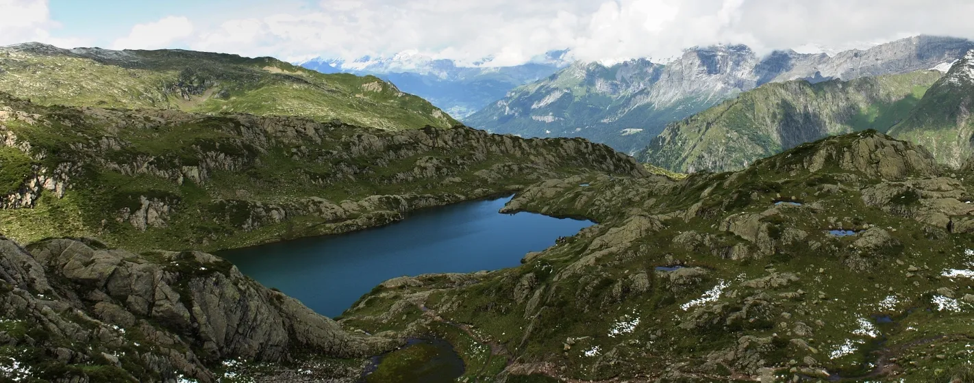 Image qui illustre: Lac du Brévent à Chamonix-Mont-Blanc - 0