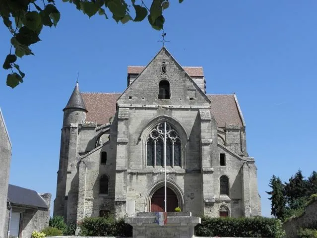 Image qui illustre: Eglise Saint-pierre & Saint-paul De Mons-en-laonnois