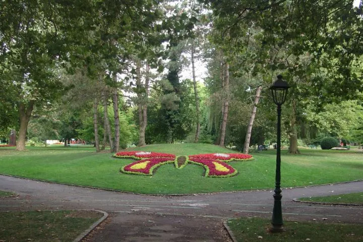Image qui illustre: Jardin Anglais