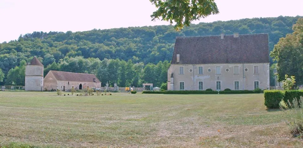 Image qui illustre: Abbaye De Reigny