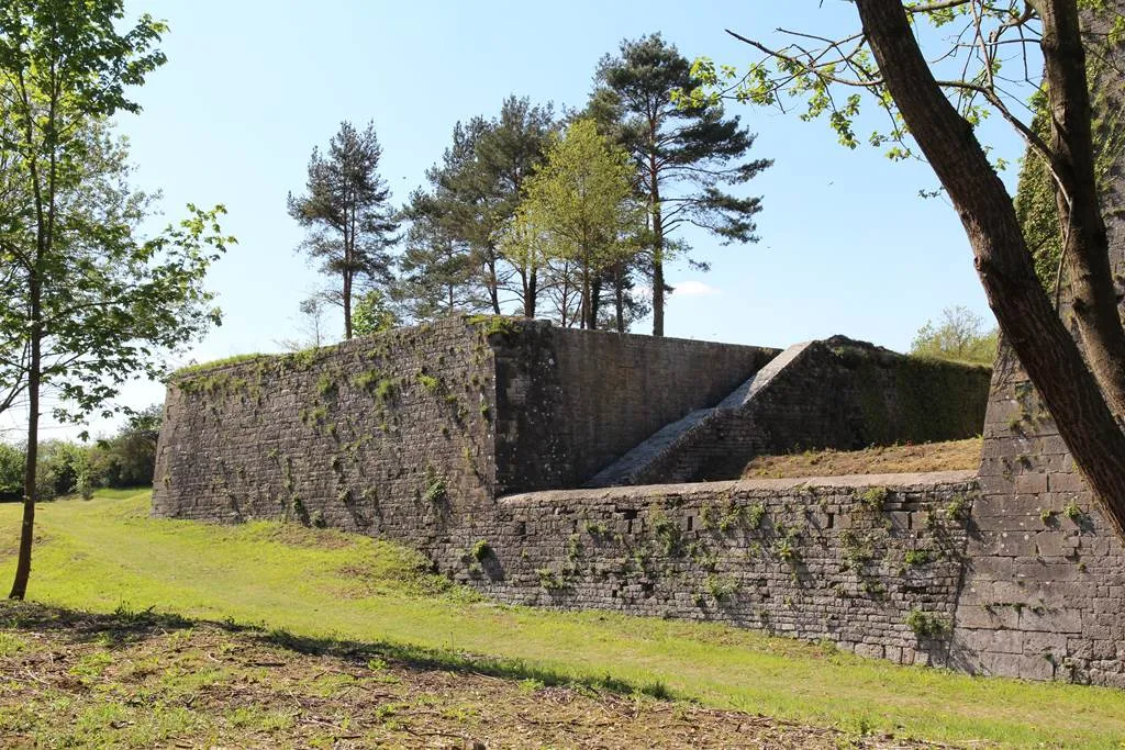 Image qui illustre: Fort Condé à Givet - 1