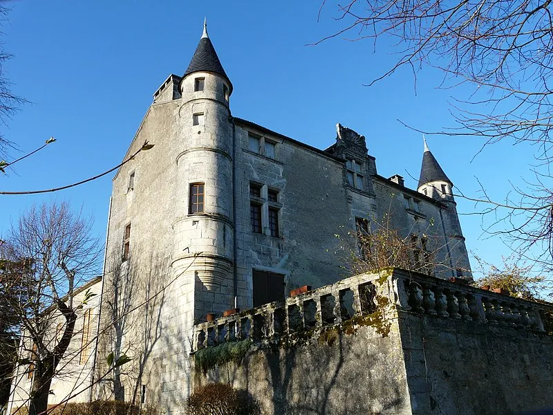 Image qui illustre: Château de Puymarteau à Brantôme en Périgord - 0