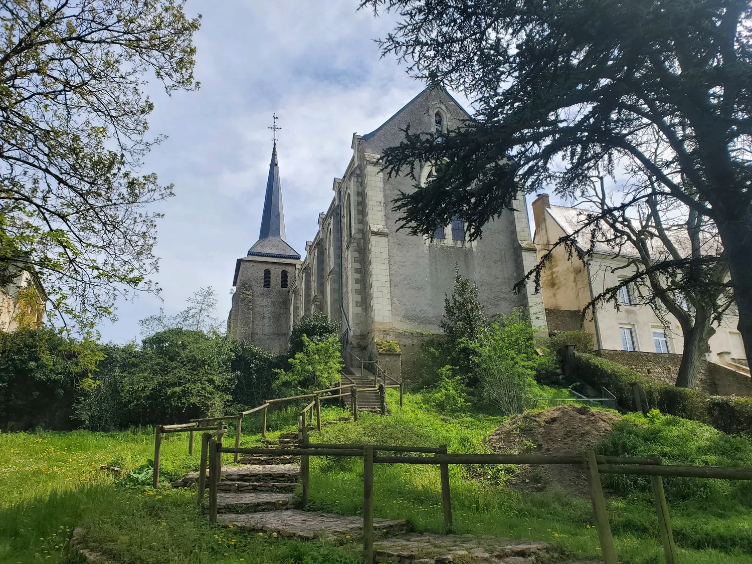 Image qui illustre: Chapelle Notre Dame De La Garde à Seiches-sur-le-Loir - 0