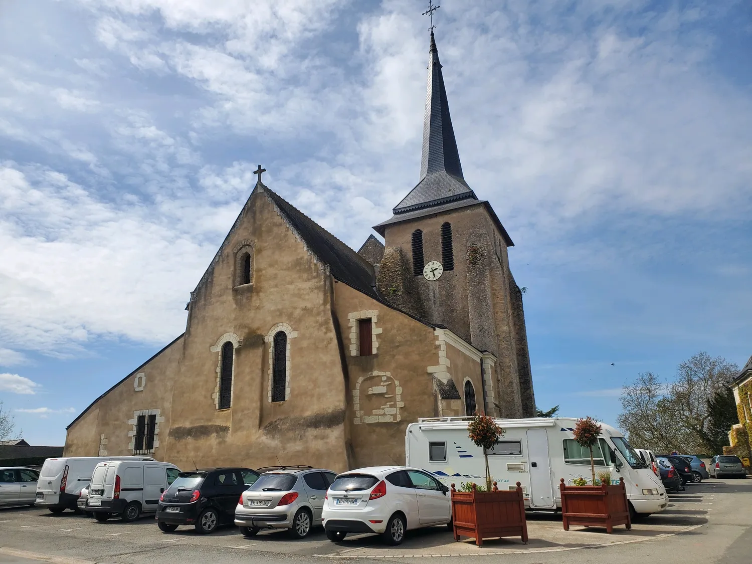 Image qui illustre: Chapelle Notre Dame De La Garde à Seiches-sur-le-Loir - 1