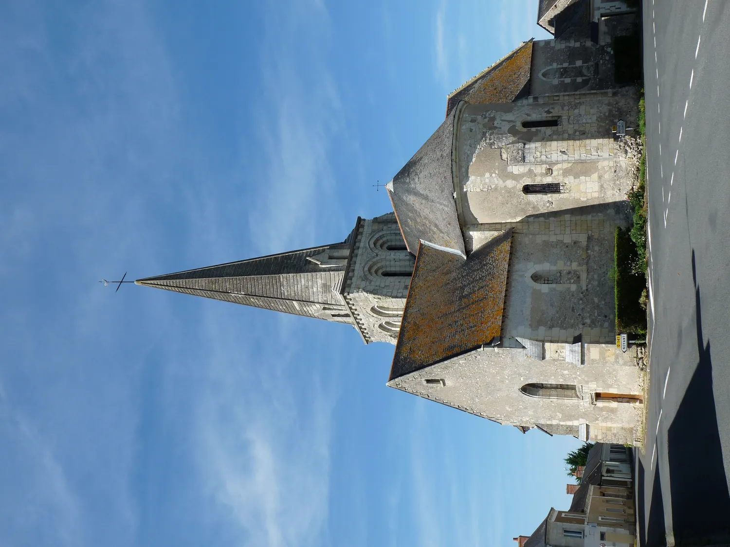 Image qui illustre: Eglise Notre-dame De Breil à Noyant-Villages - 0