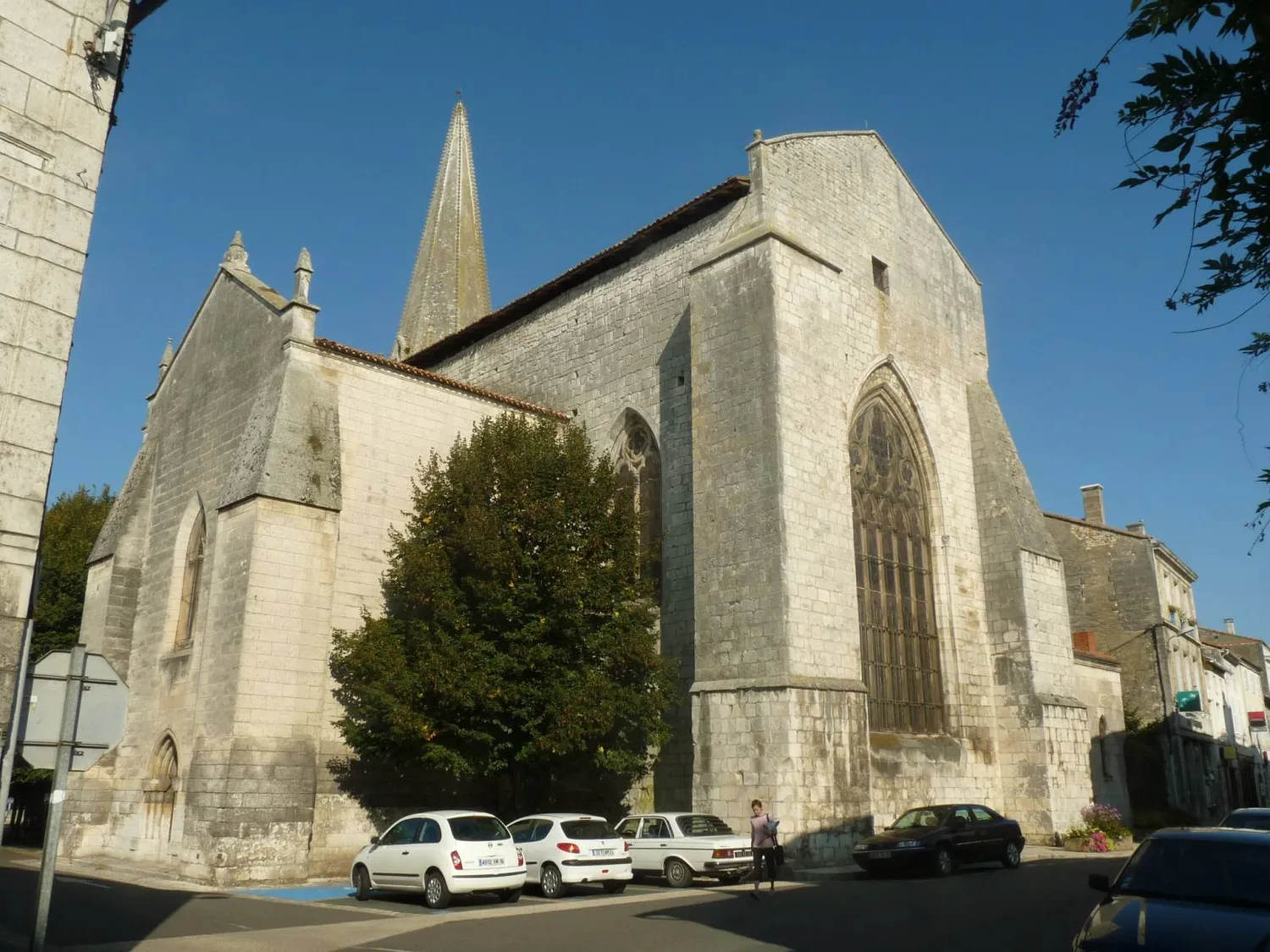 Image qui illustre: Église Notre-Dame de l'Assomption et Saint-Cybard à La Rochefoucauld-en-Angoumois - 0