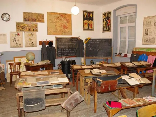Image qui illustre: Musée De La Classe 1900