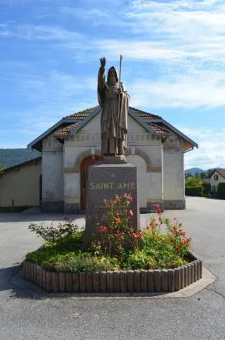 Image qui illustre: Le Jardin Paroissial Et Son Memorial Du Saint-mont