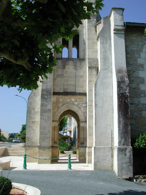 Image qui illustre: Saint-Sauveur, porte de la Gironde à Saint-Sauveur-de-Meilhan - 2