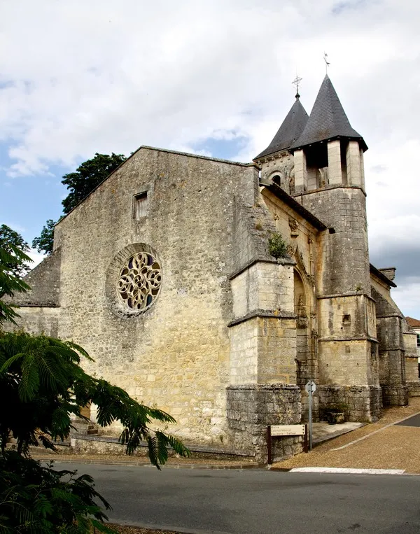 Image qui illustre: Eglise Saint-Christophe à Champagnac-de-Belair - 0