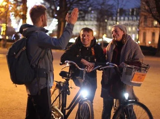 Image qui illustre: Visite nocturne de Paris à vélo