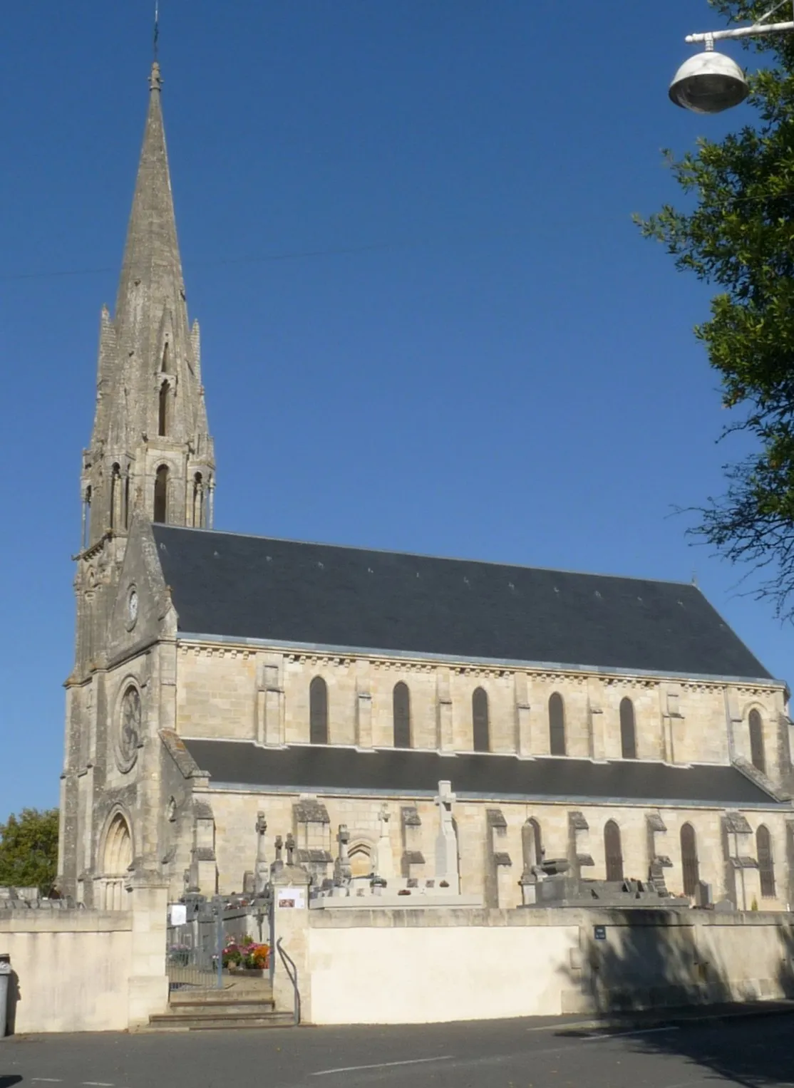 Image qui illustre: Église Saint-Pierre de Périssac à Périssac - 0
