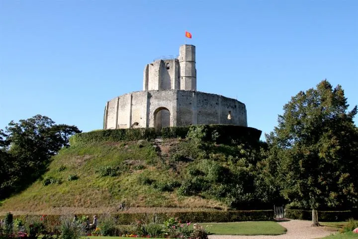 Image qui illustre: Château Fort De Gisors