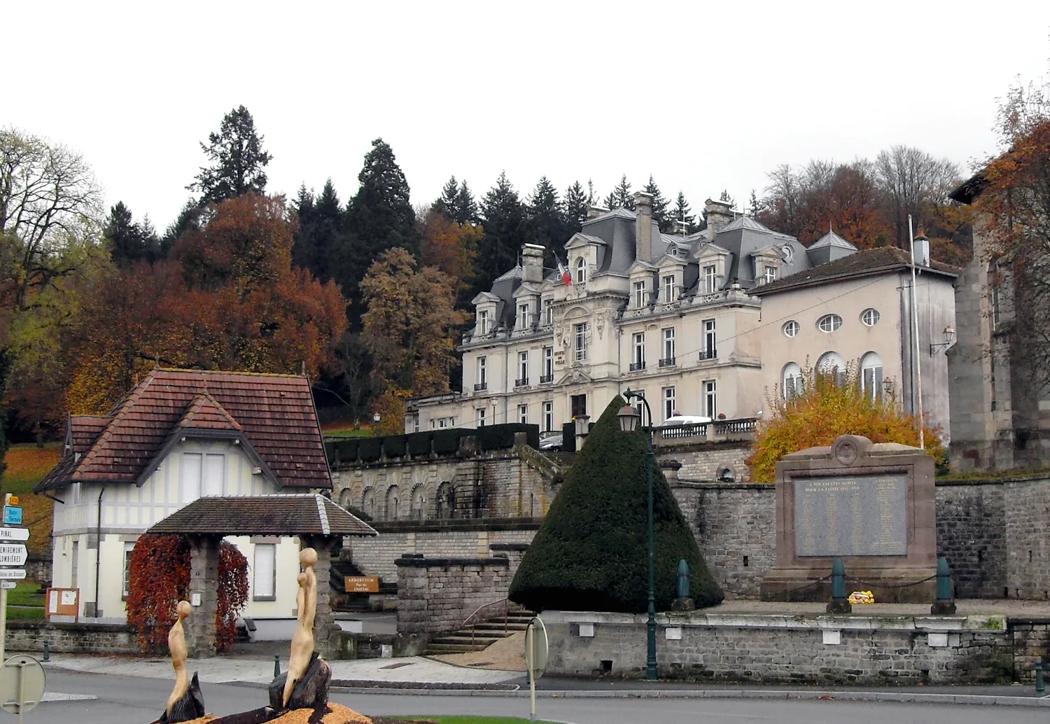 Image qui illustre: Chateau Des Brasseurs à Xertigny - 1