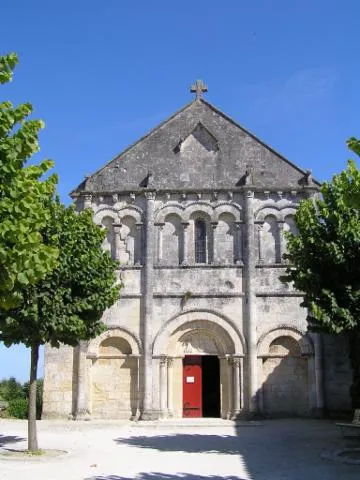Image qui illustre: Eglise Saint-Pierre de Linars