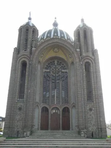 Image qui illustre: Basilique Sainte-clotilde