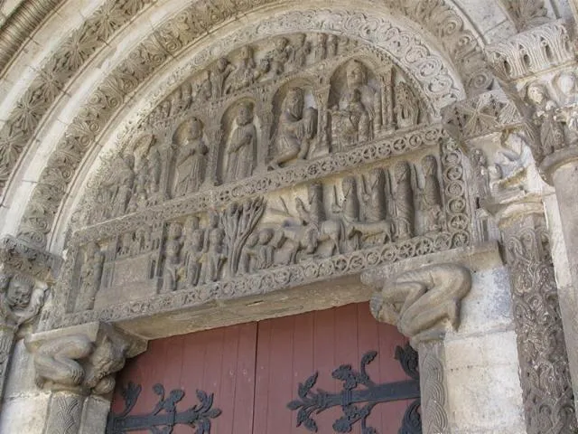 Image qui illustre: Portail De L'église Saint-martin