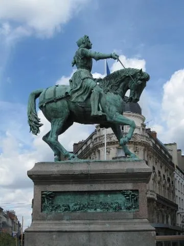 Image qui illustre: Statue équestre de Jeanne d'Arc