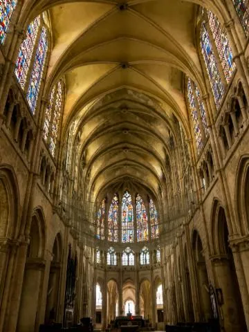 Image qui illustre: Église Saint-Pierre de Chartres