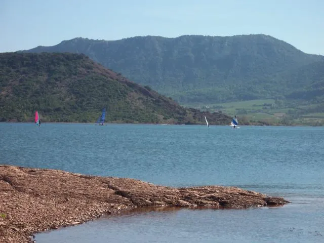 Image qui illustre: Le Lac Du Salagou