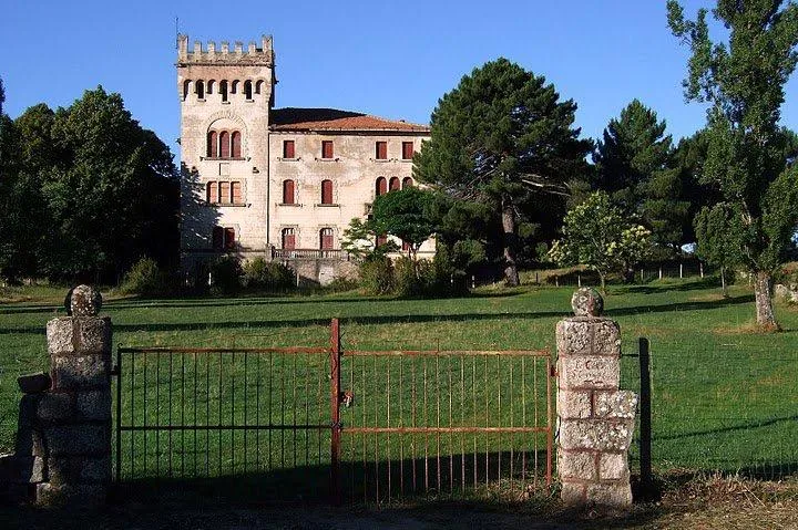 Image qui illustre: Château de Quenza
