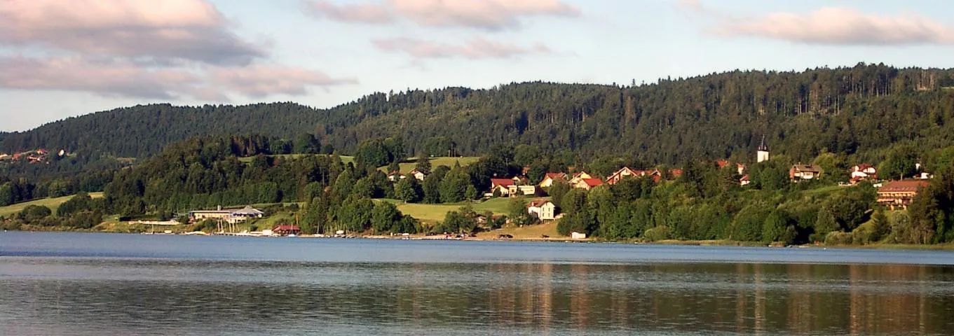 Image qui illustre: Lac de Saint-Point