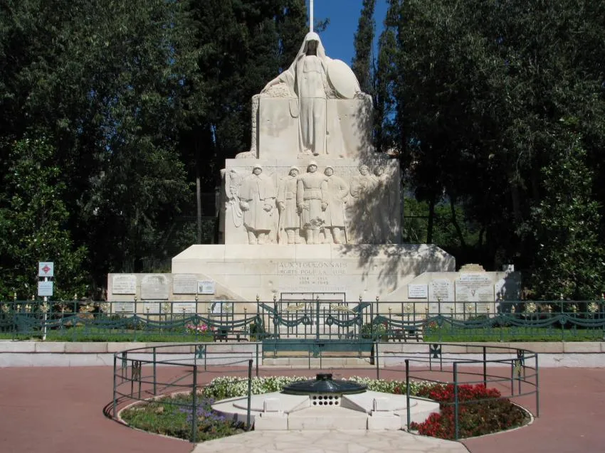 Image qui illustre: Monument aux morts