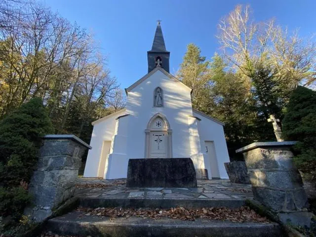 Image qui illustre: Chapelle Du Vieux Saint Ame
