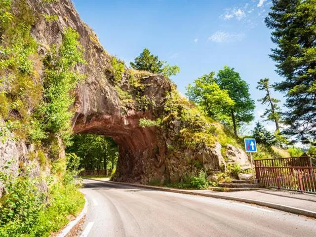Image qui illustre: La Roche Du Diable