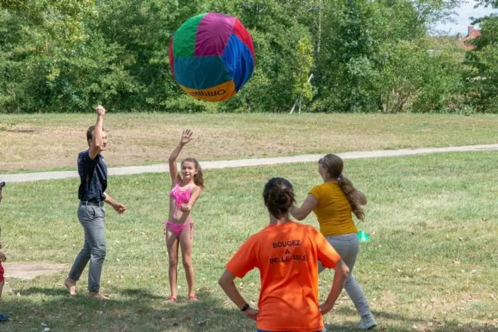 Image qui illustre: Parc De Loisirs Daniel Bernardet