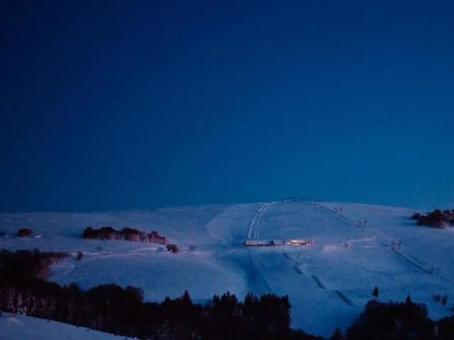 Image qui illustre: Jeu Concours Monte Dans Ma Dameuse