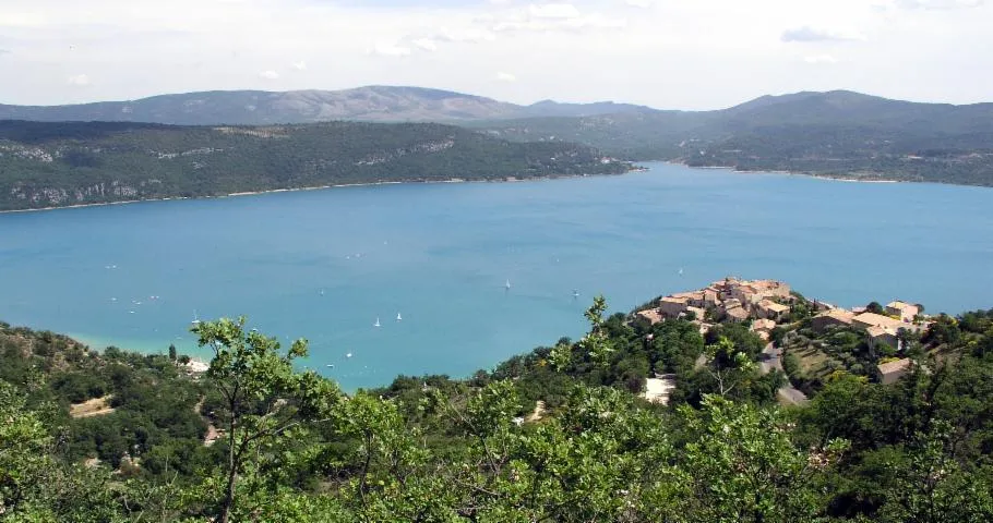 Image qui illustre: Lac de Sainte-Croix