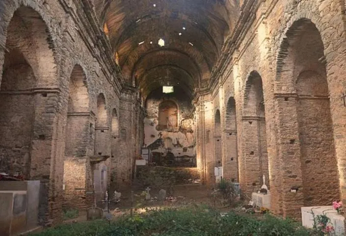 Image qui illustre: Ruines du couvent Saint François