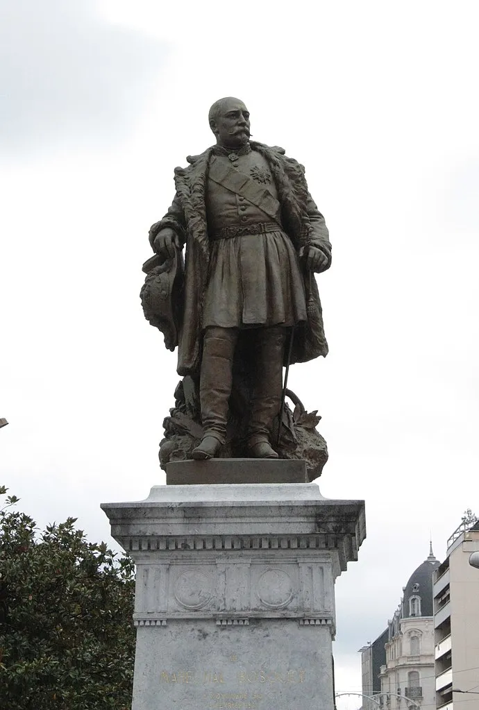 Image qui illustre: Statue du Maréchal Bosquet