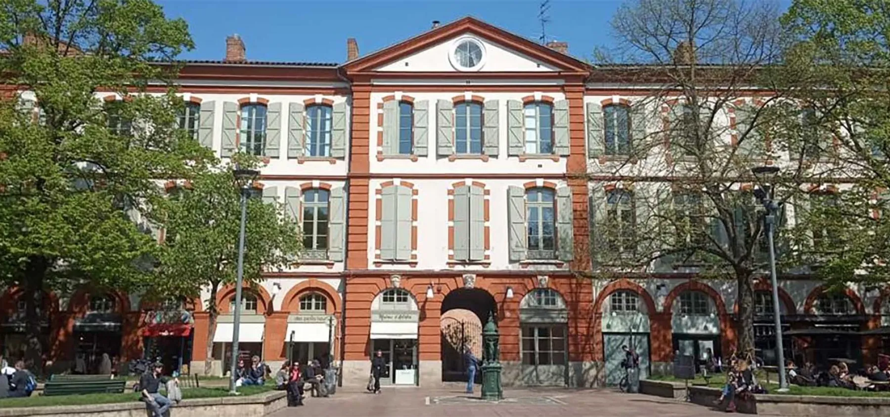 Image qui illustre: Place Saint Georges