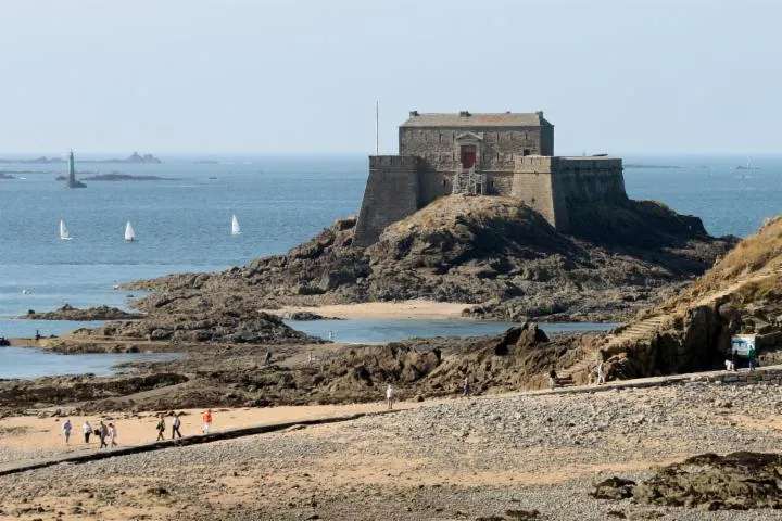Image qui illustre: Le fort du Petit Bé