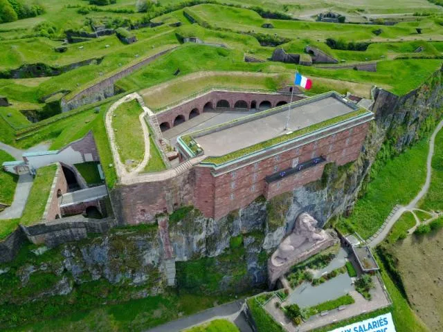Image qui illustre: La citadelle de Belfort
